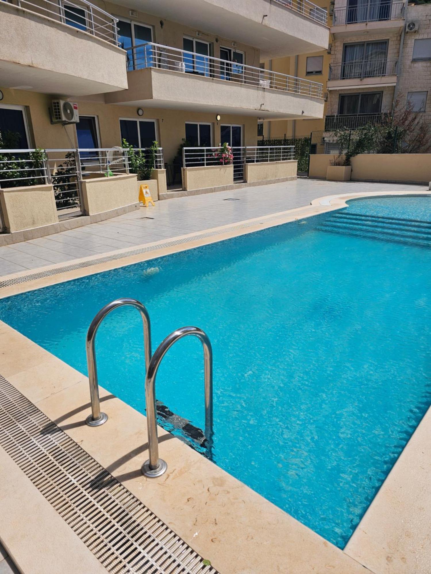 Anja & Ogo Apartments Sea View & Pool Petrovac Eksteriør billede